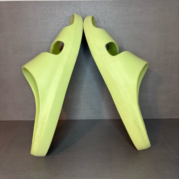 Bombas | Friday Slides Shoes - Lime Green ; Womens 11 - Picture 4 of 7
